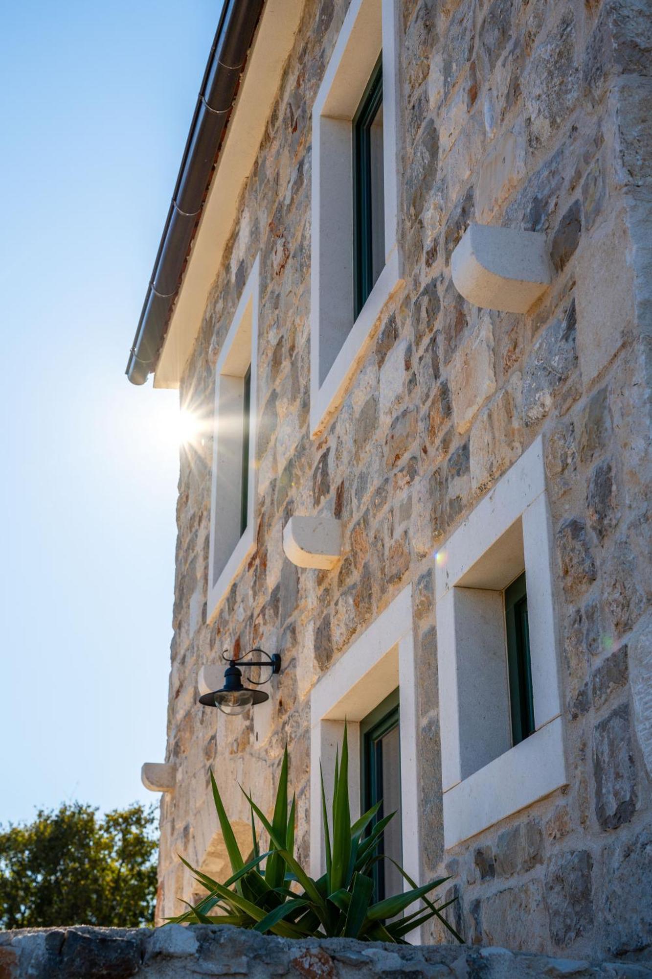 Villa Sjora - "Autentic Dalmatian Stone Villa With Private Garden & Bbq" 韦伯斯卡 外观 照片